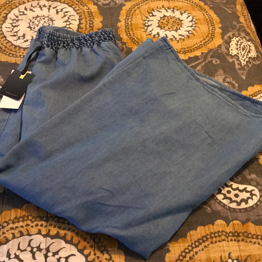 Wide leg pants